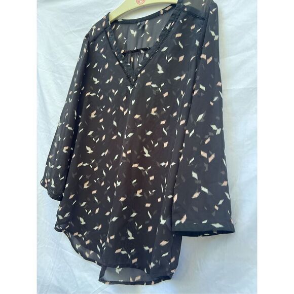 Maurices Black Light Weight 3/4 Length Sleeve Top Woman’s Size Medium - Picture 2 of 7